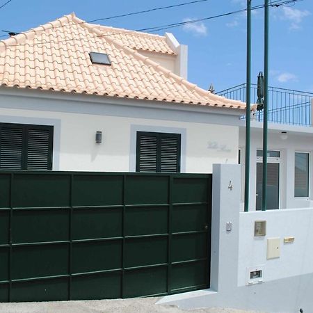 Vila Rosa - Renovated House Overlooking The Sea Hotel ฟุงชาล ภายนอก รูปภาพ
